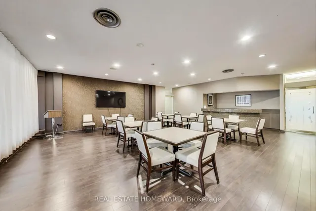 Additional image 37 of 130 Carlton St Unit 804