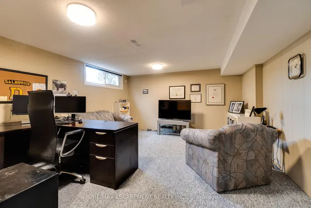 Additional image 39 of 1435 Alfred Cres