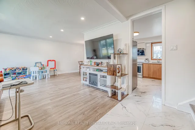 Additional image 6 of 25 Urbandale Ave