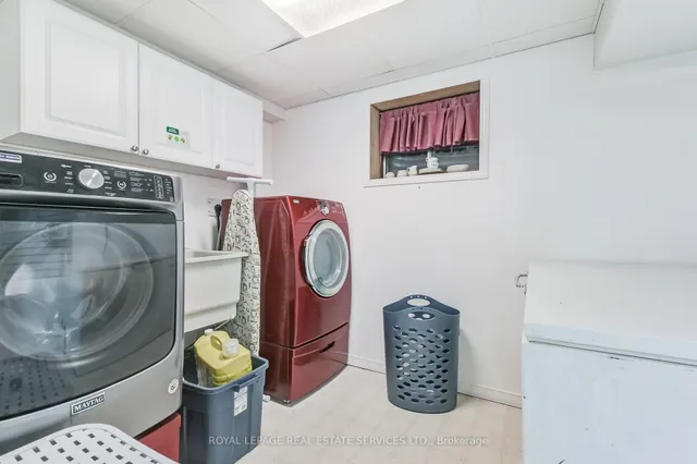 Additional image 23 of 1434 Queensbury Cres