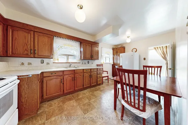 Additional image 8 of 26 Crane Ave