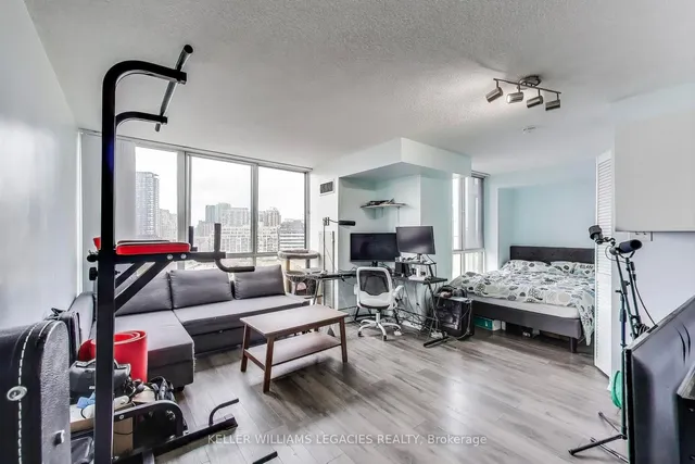 Additional image 3 of 801 King St Unit 907