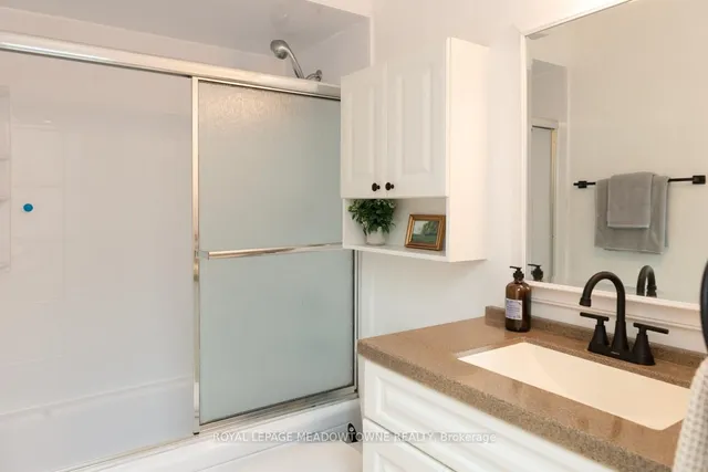 Additional image 17 of 32 Clarridge Crt