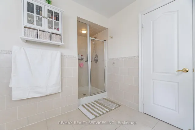 Additional image 23 of 18 Armani Lane