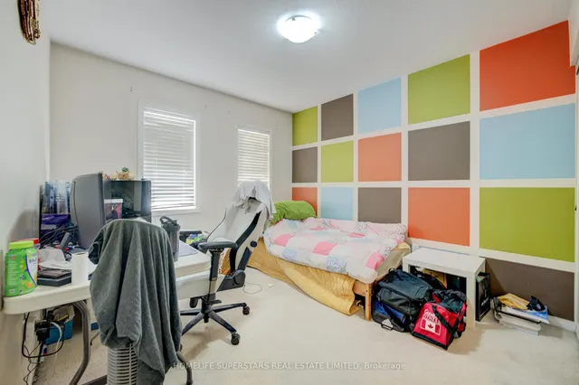 Additional image 20 of 256 Apple Hill Cres