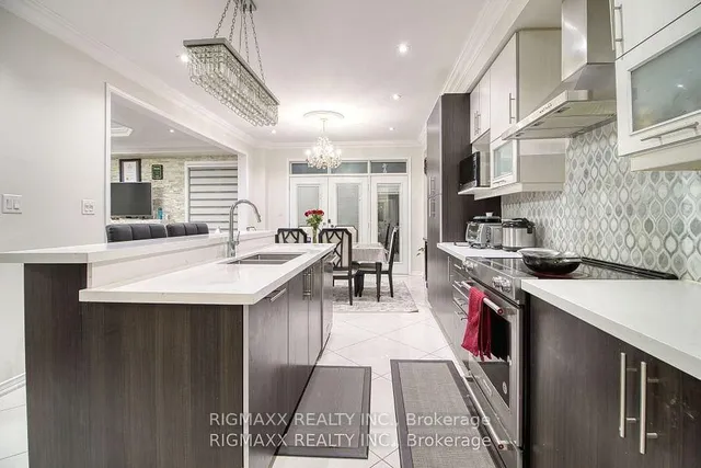 Additional image 2 of 22 Iguana Tr