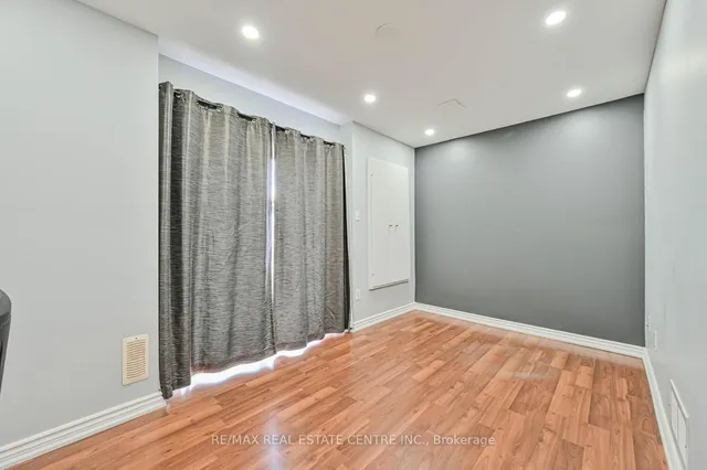 Additional image 37 of 4950 Albina Way Unit 93