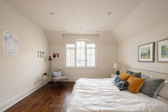 Additional image 25 of 179 Yonge Blvd