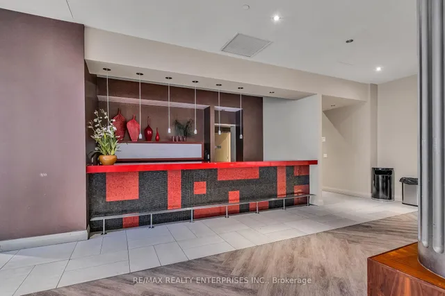 Additional image 32 of 763 Bay St Unit 404