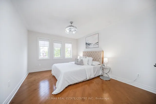 Additional image 35 of 41 Avalanche Cres