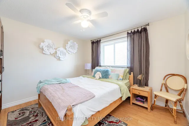 Additional image 30 of 35 Lower Canada Cres