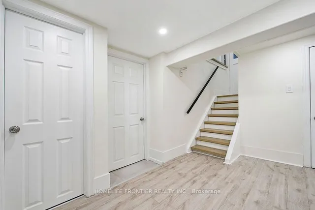 Additional image 29 of 46 Cowan Ave