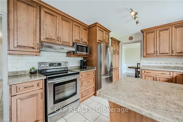 Additional image 13 of 11 COACHMAN Cres