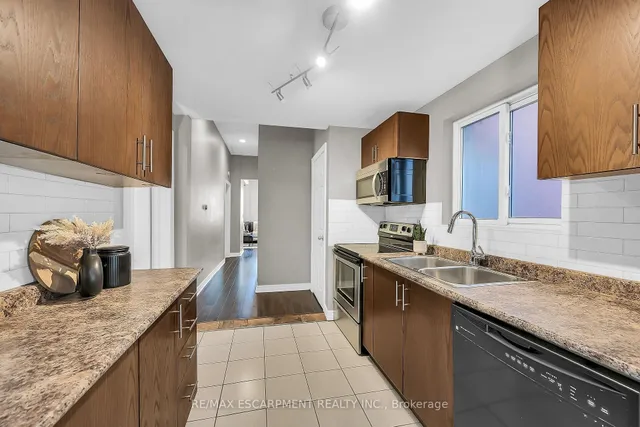 Additional image 19 of 161 RAY St