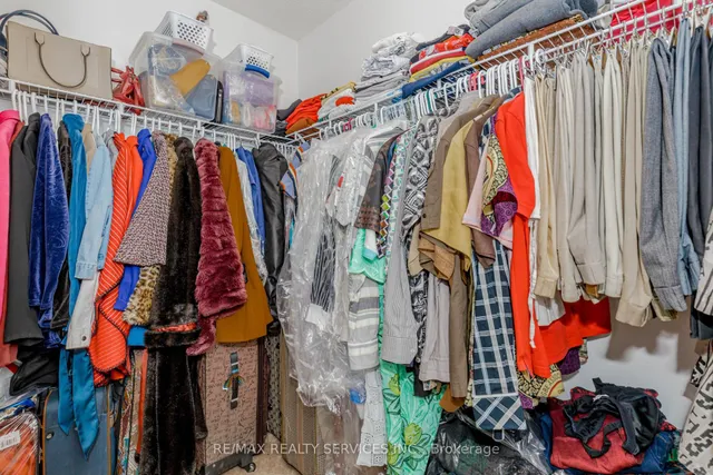 Additional image 28 of 66 Viceroy Cres