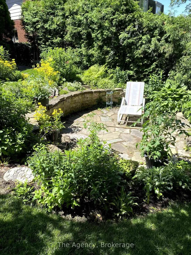 Additional image 39 of 2153 Devon Rd