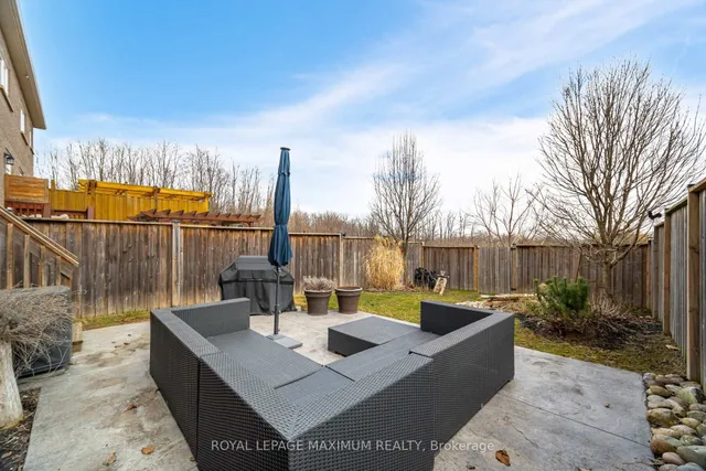 Additional image 46 of 134 Hazelton Ave