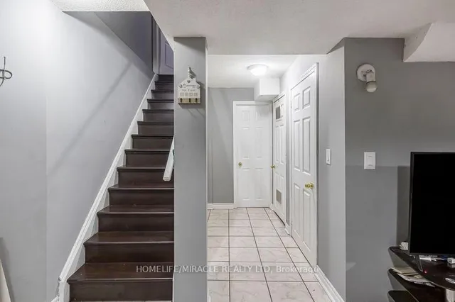 Additional image 40 of 4 ChalkFarm Cres