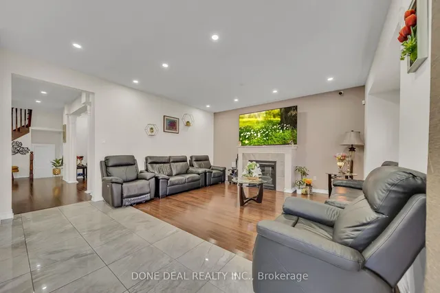 Additional image 15 of 10 Lola Cres