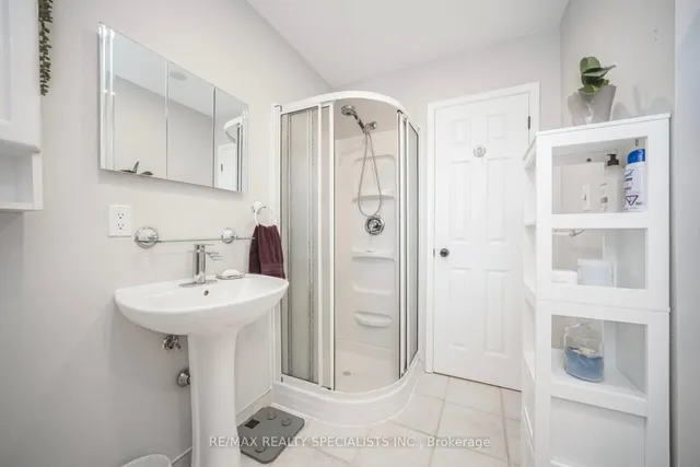 Additional image 28 of 72 Carisbrooke Crt