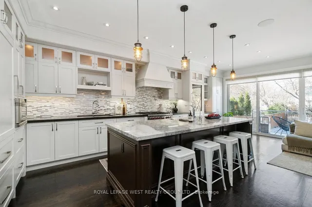 Additional image 17 of 218 Cameron Ave