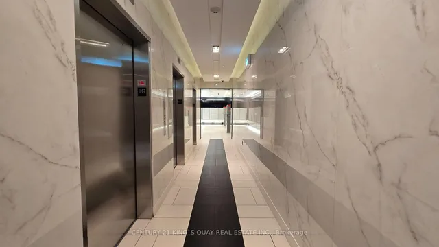 Additional image 2 of 21 Iceboat Terr Unit ph01