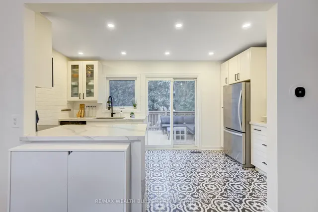 Additional image 11 of 23 Van Stassen Blvd