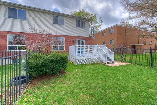 Additional image 31 of 17 Rosemount Dr