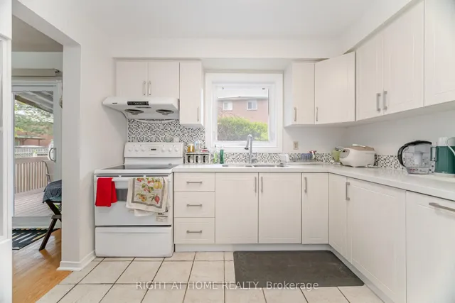 Additional image 16 of 5253 Palomar Cres