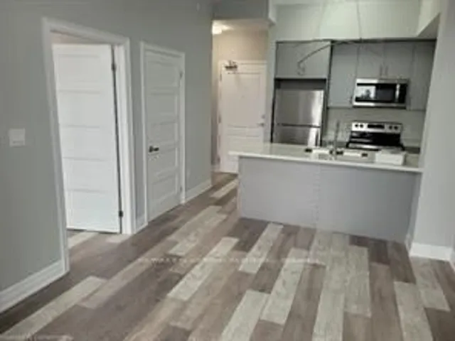 Additional image 7 of 450 Dundas St Unit 421