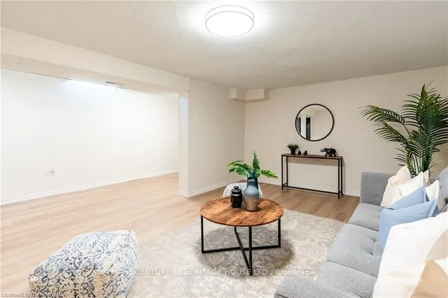 Additional image 26 of 48 Pepperwood Cres