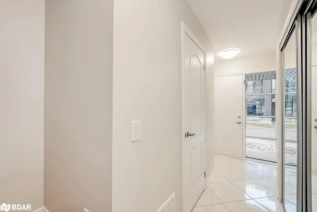 Additional image 4 of 3048 Silvertip Common Common