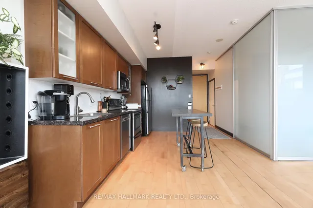 Additional image 6 of 33 Mill St Unit 817