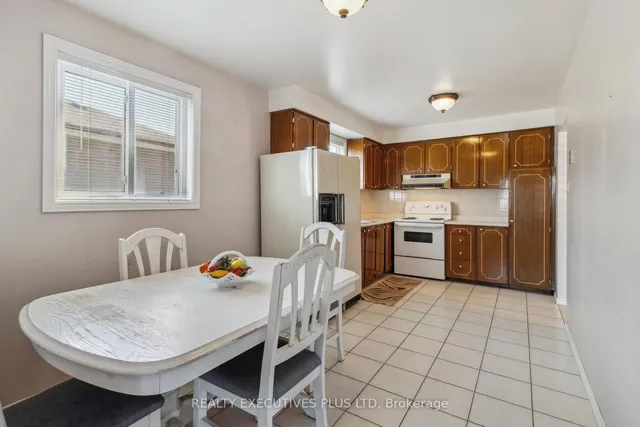 Additional image 9 of 10 Bemberg Crt