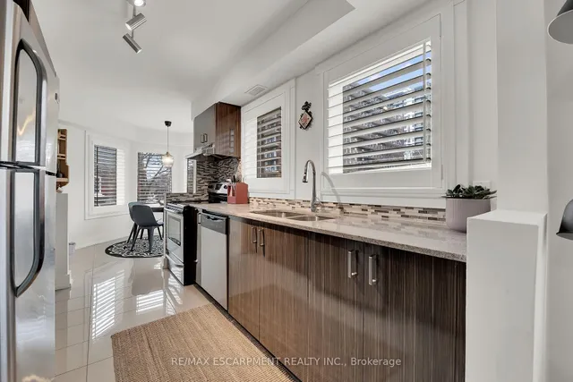 Additional image 9 of 87 Young St