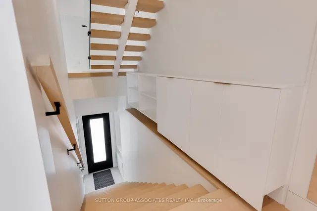 Additional image 3 of 33 Lanark Ave