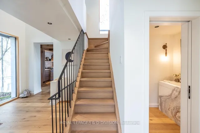 Additional image 34 of 43 Douglas Cres