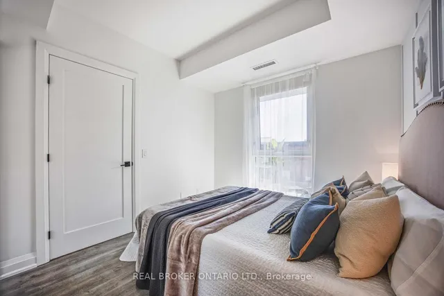 Additional image 19 of 2369 Danforth Ave Unit 210