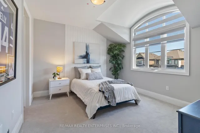 Additional image 36 of 1437 Lakeport Cres