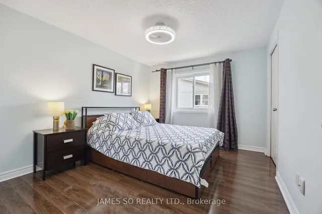 Additional image 15 of 32 Relroy Crt