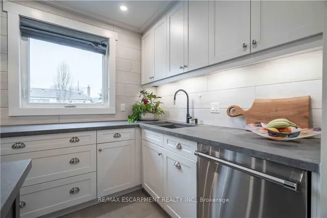 Additional image 10 of 56 Oakley Crt