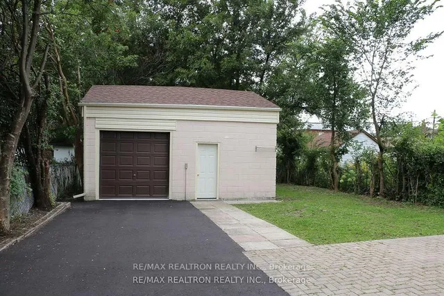 Additional image 22 of 12 Huntington Ave