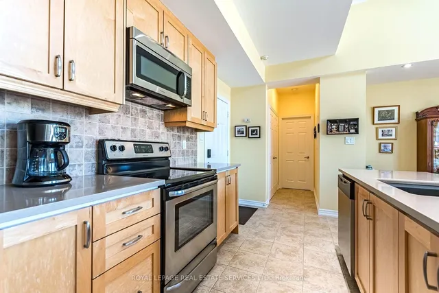 Additional image 24 of 960 Bloor St Unit 204