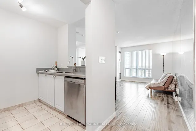 Additional image 9 of 1 Lee Centre Dr Unit 1601