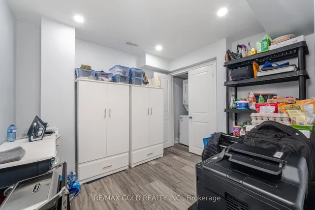 Additional image 33 of 13 Redfern St