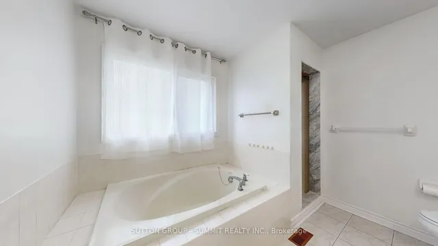 Additional image 26 of 93 MOREAU Tr