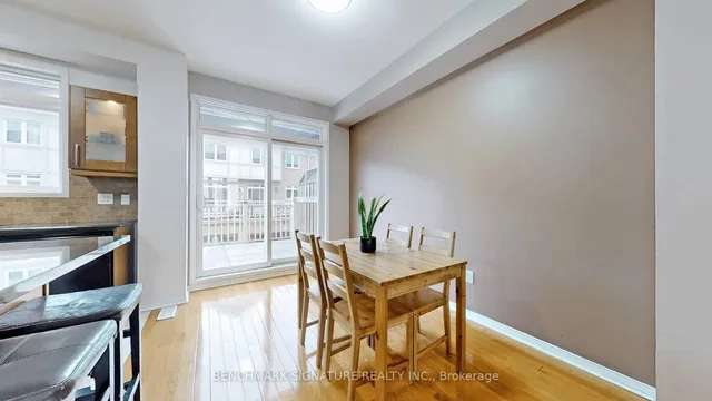 Additional image 13 of 73 Stagecoach Circ