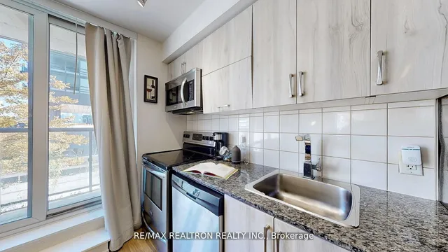 Additional image 11 of 20 Joe Shuster Way Unit 202