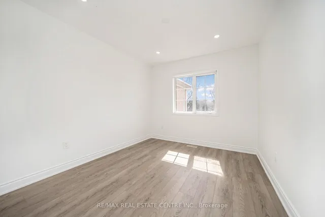 Additional image 36 of 126 Sandyshores Dr