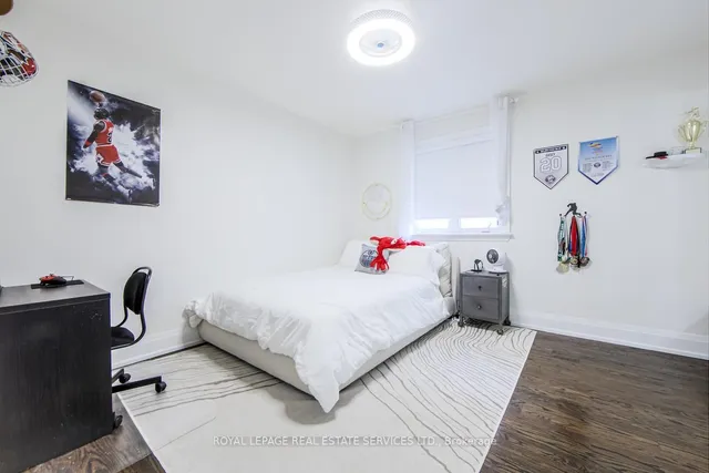 Additional image 31 of 21A Roycrest Ave